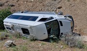 В Шахбузе микроавтобус упал в овраг, пострадали четыре человека