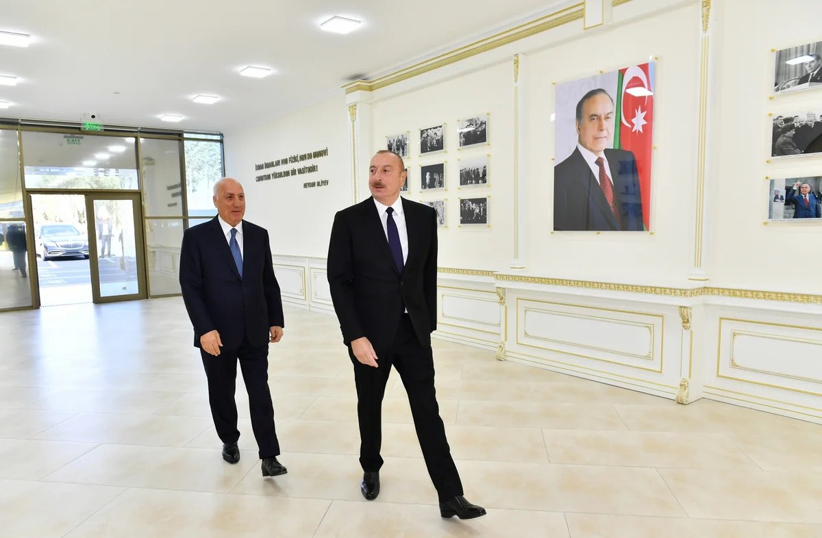 Prezident Sumqayıt şəhər stadionunda yaradılan şəraitlə tanış olub