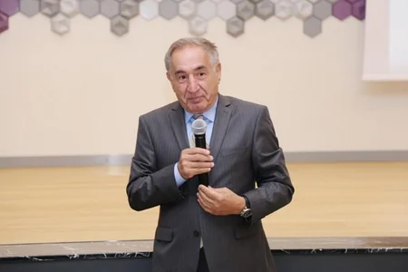 Dəniz nəqliyyatı işçiləri peşə bayramlarını qeyd ediblər