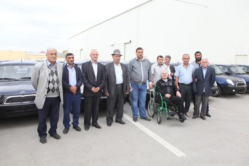 Nazirlik 100 nəfər müharibə əlili və onlara bərabər tutulan şəxsə minik avtomobilləri təqdim edib