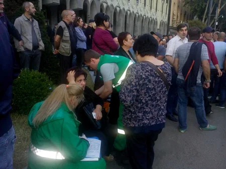 Tbilisidə aksiya iştirakçıları Rustaveli prospektini bağlayıblar