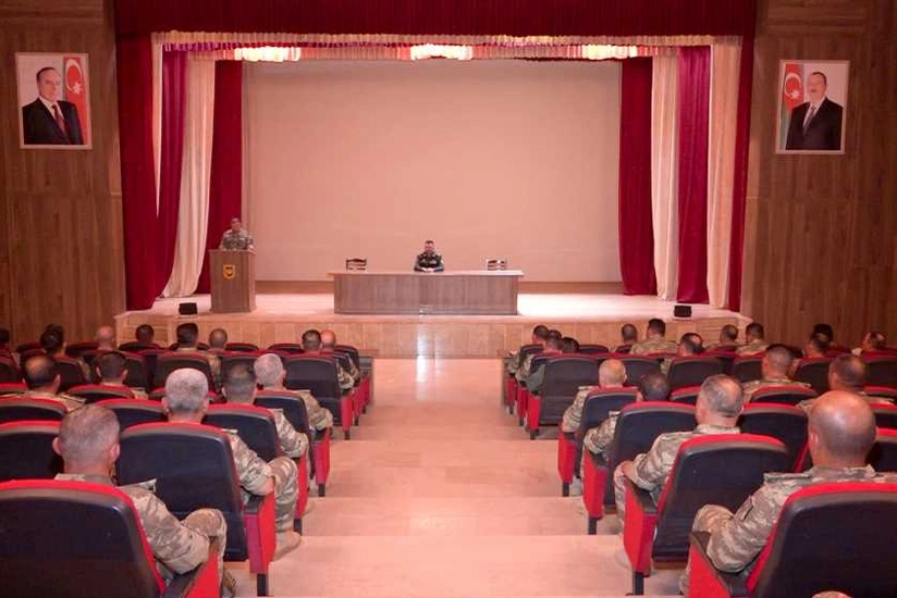 Naxçıvan Qarnizonu Qoşunlarında növbəti komandir hazırlığı məşğələsi keçirilib