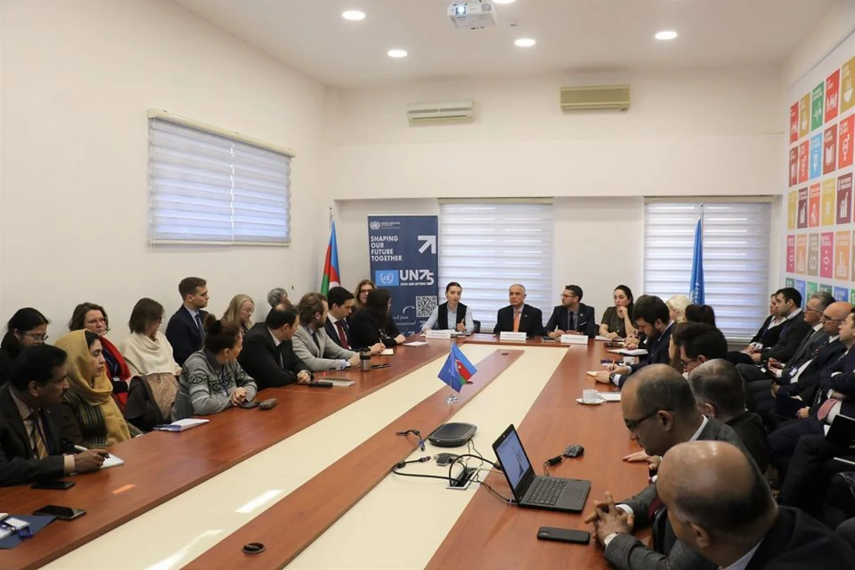 Bakıdakı xarici diplomatlar koronavirusa görə toplandı