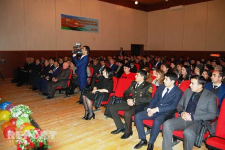 Qobustanda Dünya Azərbaycanlılarının Həmrəylik Günü və Yeni il münasibətilə tədbir keçirilib