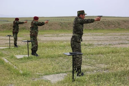 Naxçıvandakı hərbi qulluqçular arasında atış birinciliyi keçirilib