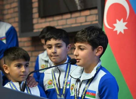 Fərid Qayıbov beynəlxalq yarışlarda uğurlu çıxış etmiş idmançılarla görüşüb