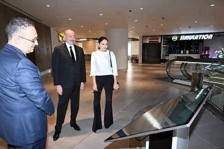 Prezident və birinci xanım Bakıda “Crescent Mall” ticarət mərkəzinin açılışında iştirak ediblər - YENİLƏNİB