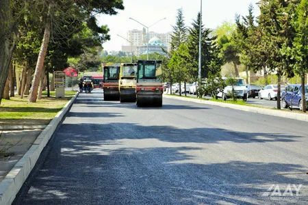 Bakının Bakıxanov qəsəbəsində Sülh küçəsinin əsaslı təmiri yekunlaşır