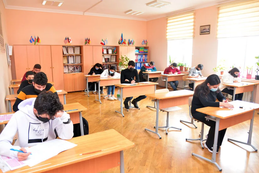 BŞTİ-nin tabeliyindəki məktəblərin buraxılış siniflərini 58 739 şagird bitirir
