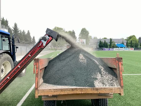 Tovuz şəhər stadionunda ot örtüyünün dəyişdirilməsi prosesinə start verilib