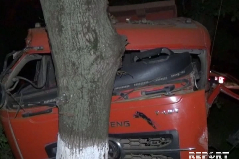 Cəlilabadda minik avtomobili yük maşını ilə toqquşub, ölən və xəsarət alan var - VİDEO - YENİLƏNİB