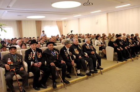 Müdafiə nazirinin müavini II Dünya müharibəsi veteranları ilə görüşüb