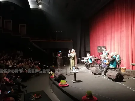 İstanbulda Novruz şənliyində Azərbaycanın Xalq artistinin milli mahnılar ifa edib