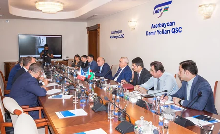Azərbaycanda iki sistemli sərnişin lokomotivinin sınağı keçirilib