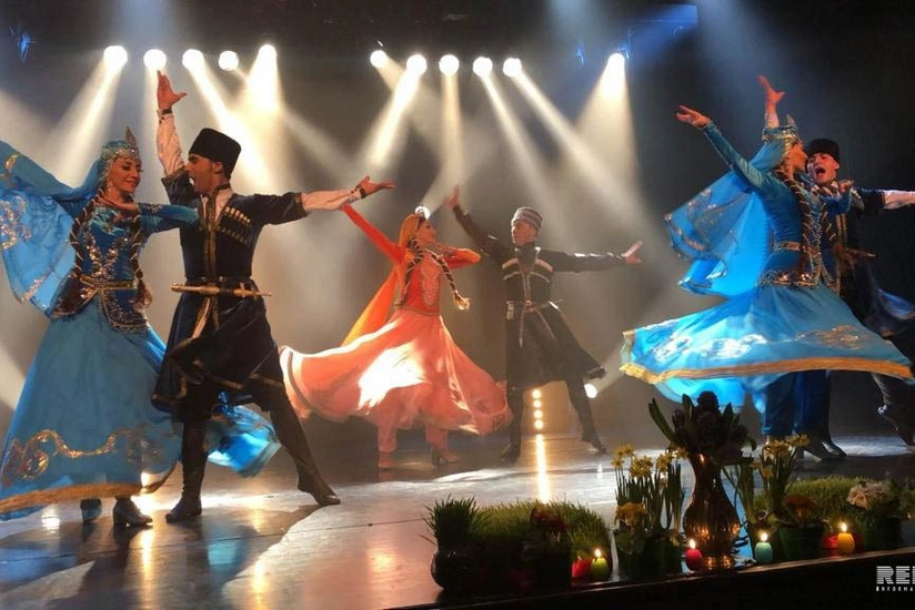 Azərbaycan rəqqasları Fransanın Kle-Soyi şəhərində çıxış edib