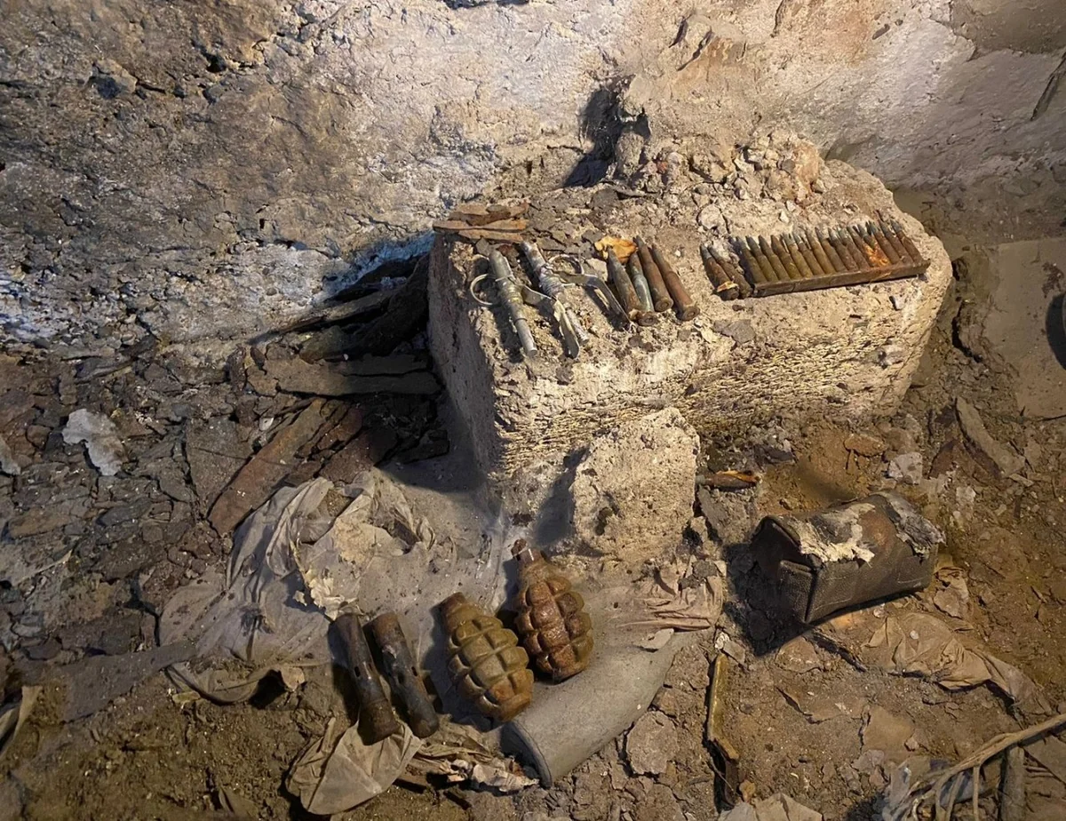 Bakıda əl qumbaraları, partladıcılar və avtomat mərmiləri aşkarlanıb
