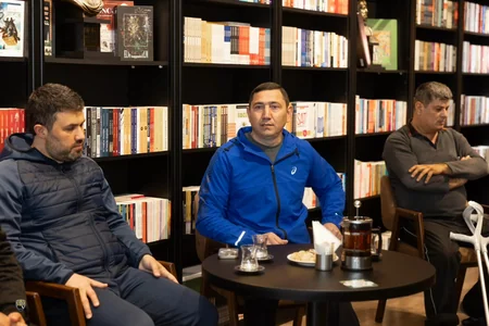 Kəpəzin üzvləri amputant komandası ilə görüşüblər