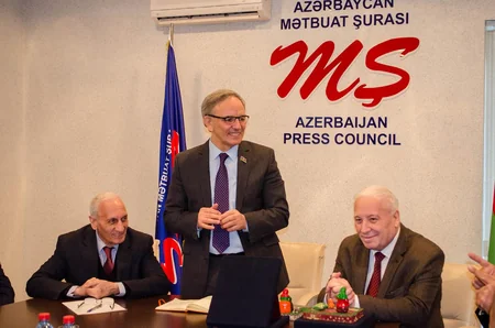 Mətbuat Şurasında veteran jurnalistlərin yubileyləri qeyd edilib