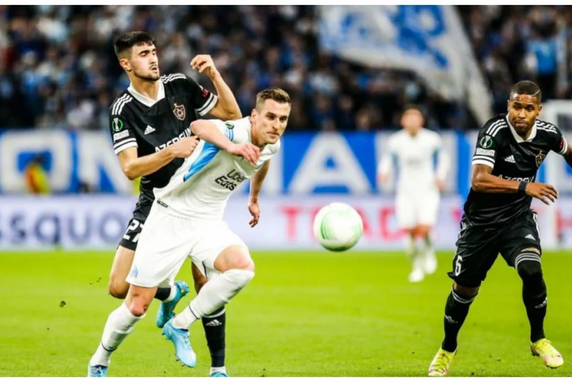 Polşalı futbolçunun Qarabağla oyunda geyindiyi forma satışa çıxarılıb