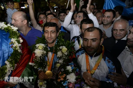 Azərbaycan paralimpiyaçıları ölkəyə qayıdıb - FOTO