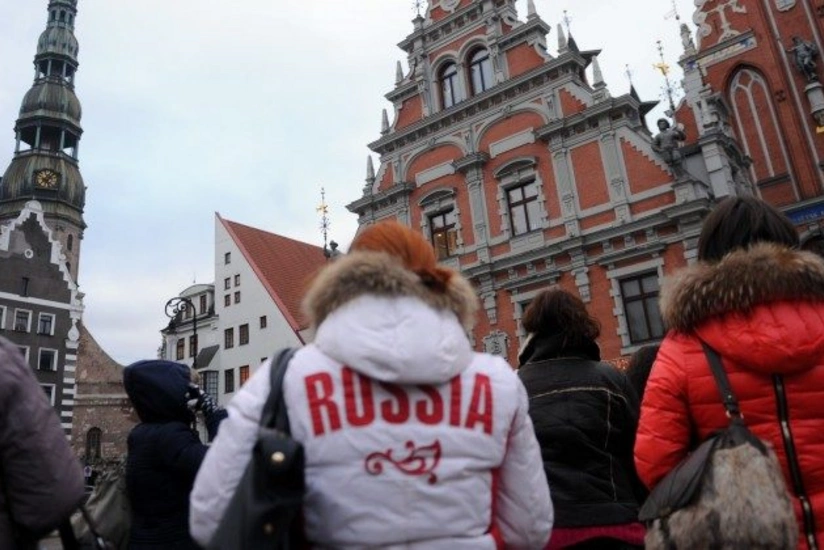 Latviyada yaşayan 3,6 min rusiyalı ölkəni tərk etmək məcburiyyətində qalacaq