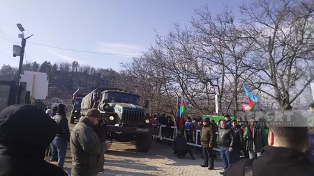 Russian peacekeepers' eleven vehicles pass freely in both directions through Khankandi-Lachin road again -VIDEO - UPDATED