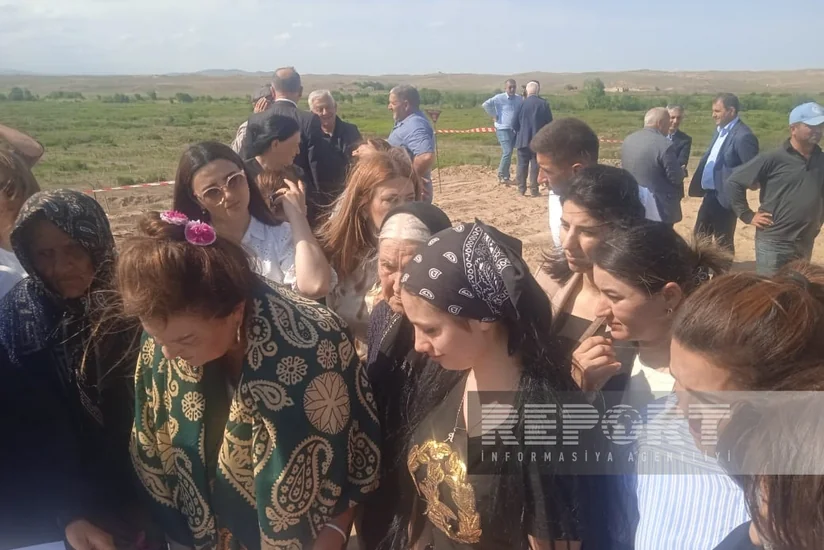 Azərbaycan qadınları dünya analarına müraciət edib