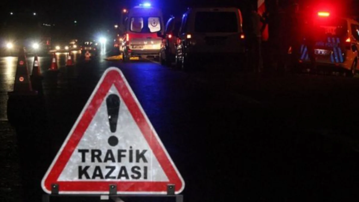 Türkiyədə avtomobil qəzasında ana və övladı ölüb, 4 nəfər yaralanıb