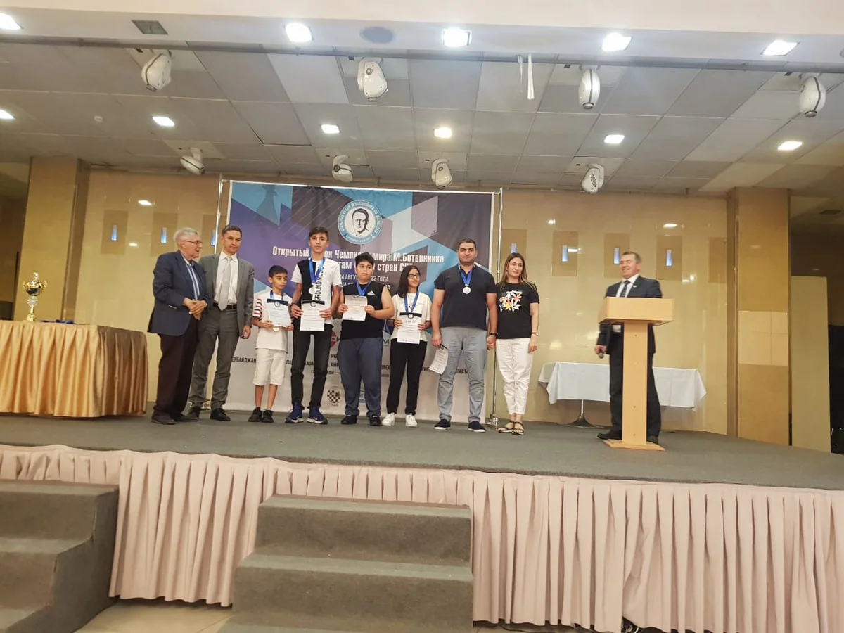 Azərbaycanın şahmat millisi MDB ölkələri arasında gümüş medal qazanıb