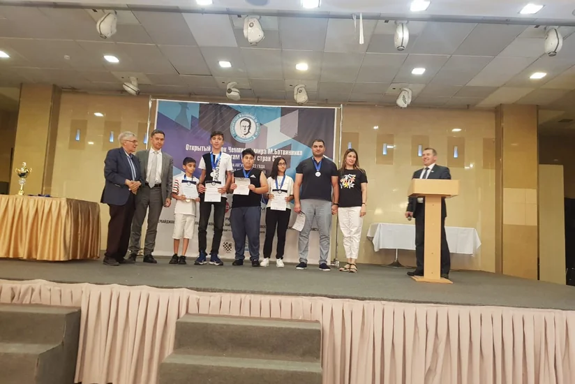 Azərbaycanın şahmat millisi MDB ölkələri arasında gümüş medal qazanıb