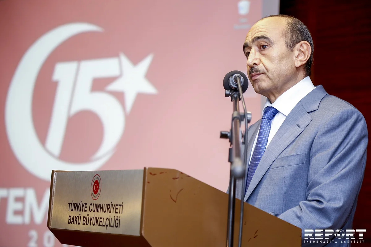 Əli Həsənov: İki il əvvəl Türkiyədə baş verənlərlə bu il Gəncədə baş verənlər oxşardır