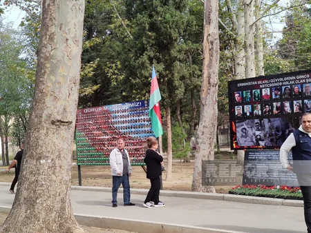 Heads of diplomatic corps accredited in Azerbaijan honor memory of Ganja rocket attack victims