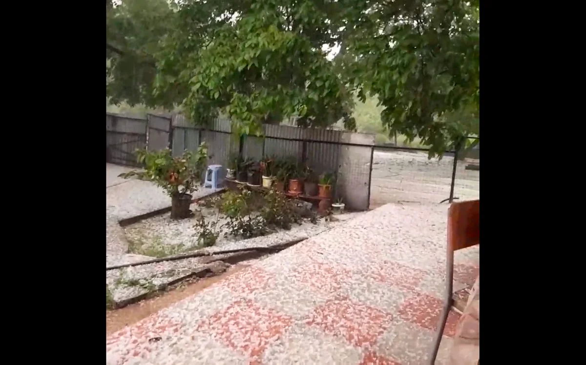 В Бабекском районе Нахчыванской АР выпал град