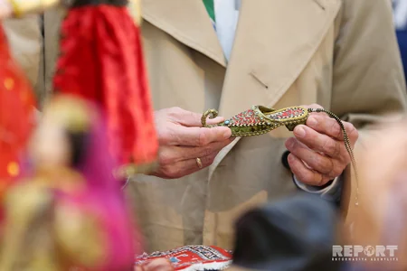 US Ambassador visits trade and exhibition center ABAD - PHOTO