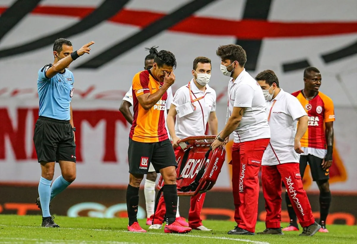 Qalatasaray Başakşehirlə matça 7 itki ilə çıxacaq
