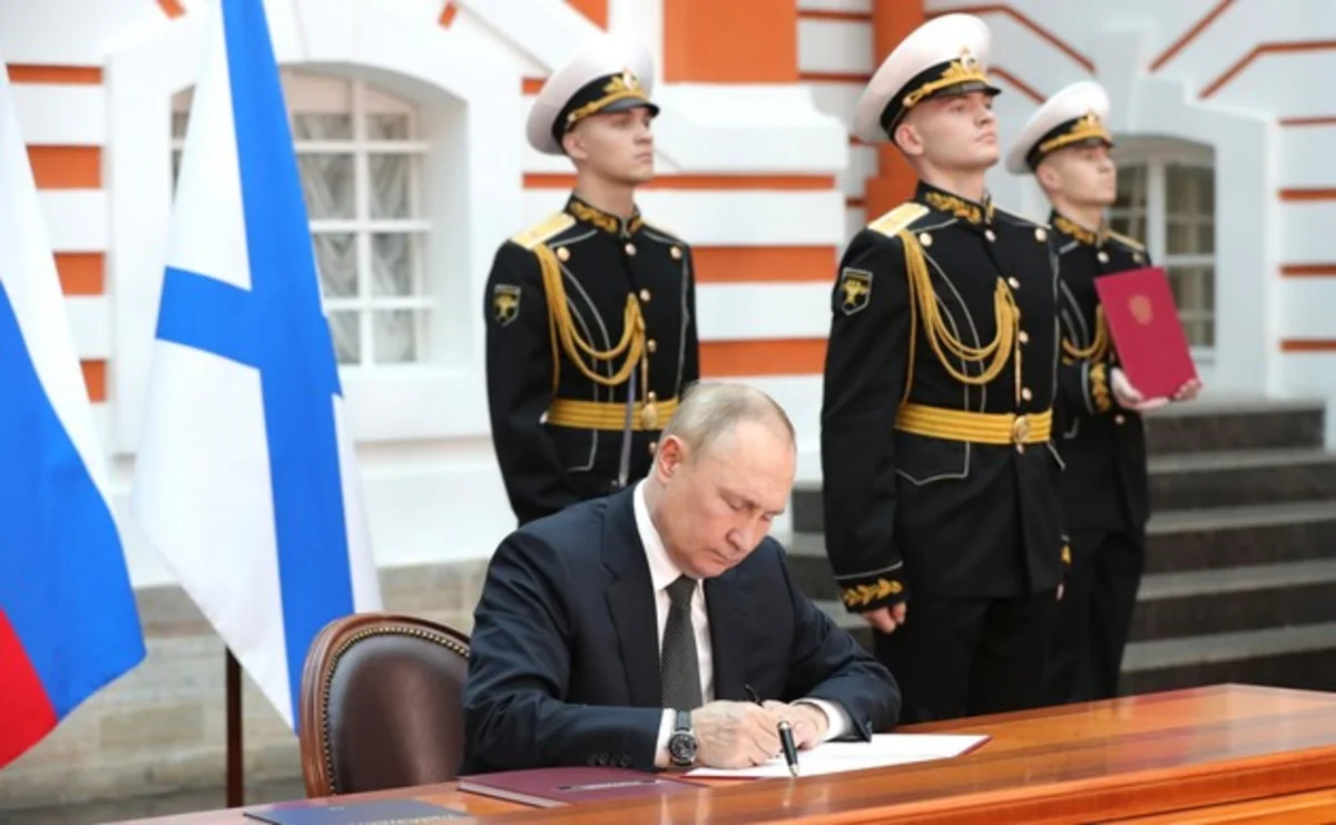 Putin approves Russia's new naval doctrine, declares US, NATO main threats