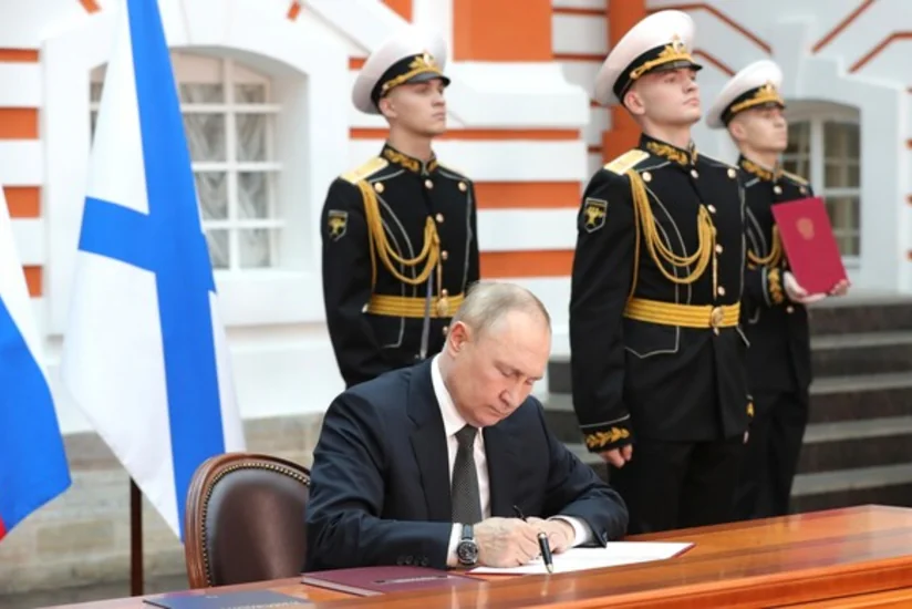 Putin approves Russia's new naval doctrine, declares US, NATO main threats
