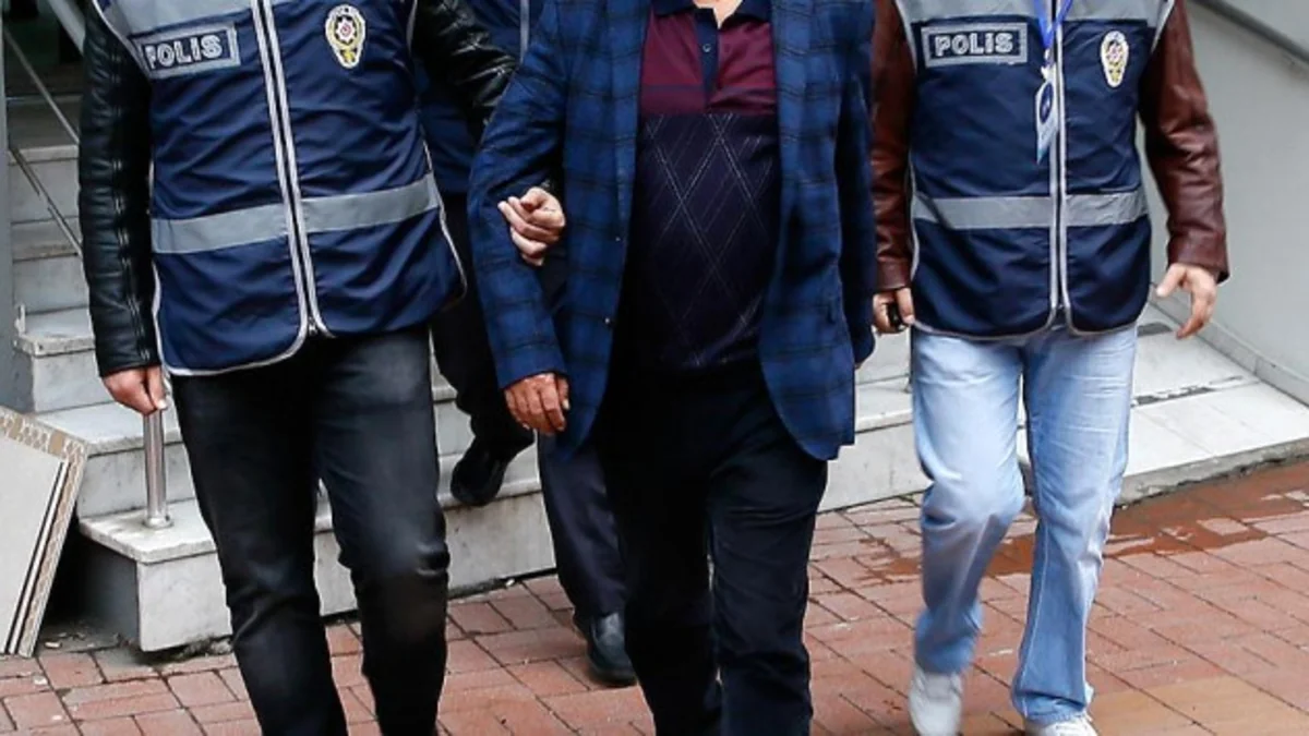 İstanbulun bələdiyyələrində işləmiş 112 nəfər tutulub
