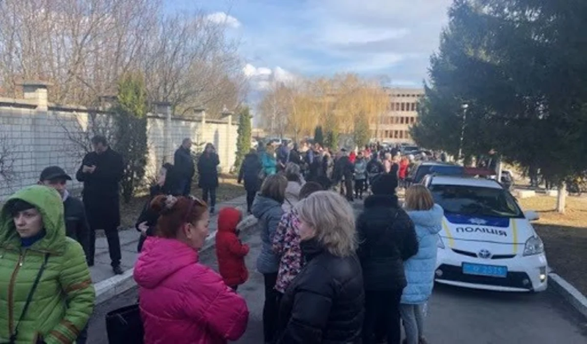 В Украине выступают против приезда эвакуированных из Китая - ВИДЕО