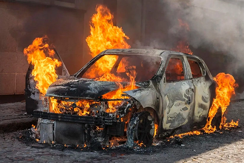 Novxanıda KİA yanıb, xəsarət alan var