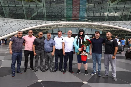 Olimpiadanın bürünc medalçısı İrina Kindzerskanın Bakıda qarşılanma mərasimi olub