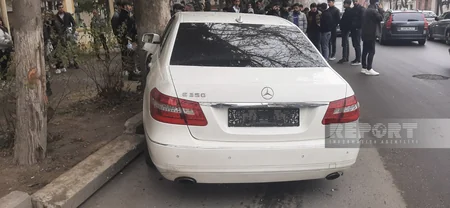 Türkiyə vətəndaşının idarə etdiyi avtomobil Gəncədə ağaca çırpılıb