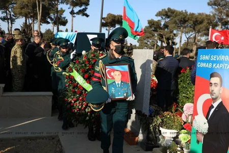 Погибшие при крушении вертолета похоронены на II Аллее шехидов
