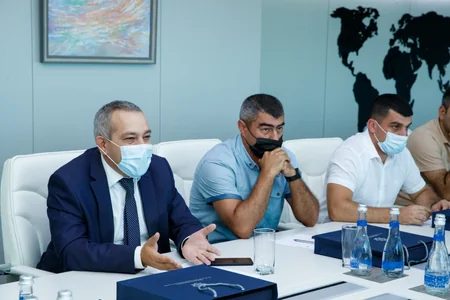 Nazir Reportun əməkdaşını təltif edib