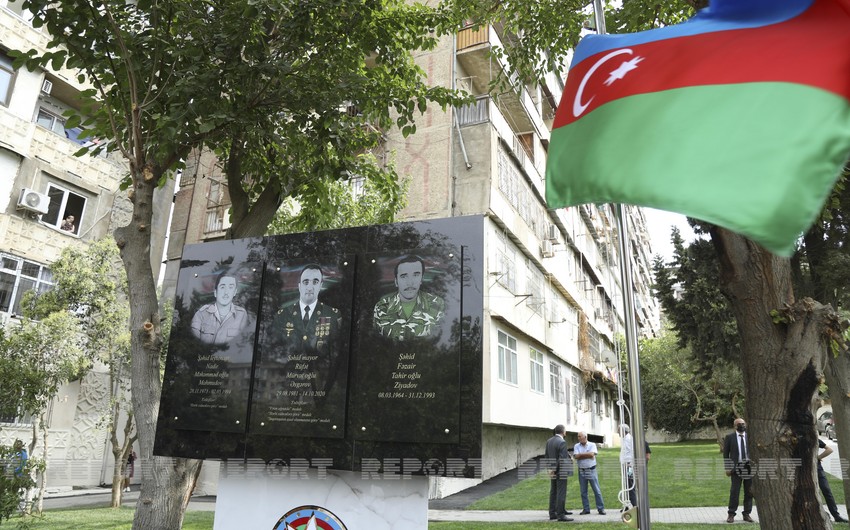 В Хатаинском районе Баку открыты парк и памятная доска в честь шехидов