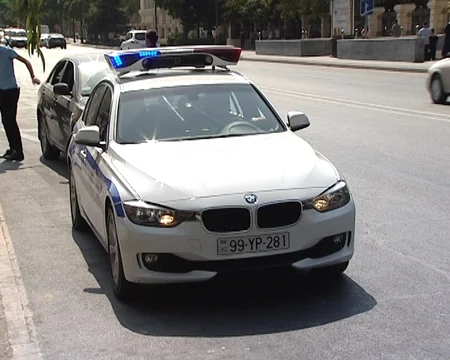 Bakıda yeraltı və yerüstü keçidlərdən istifadə etməyən piyadalara qarşı reyd keçirilib - VİDEO