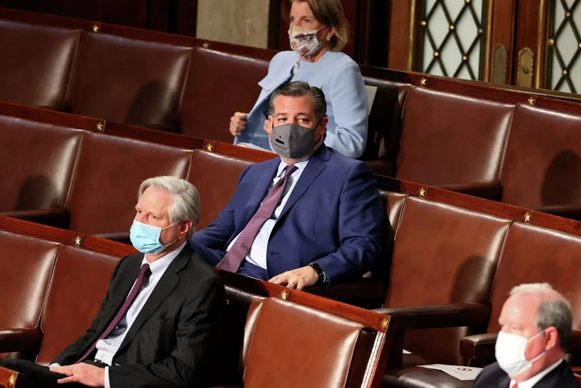 Texas Senator appears to doze off during Biden’s address