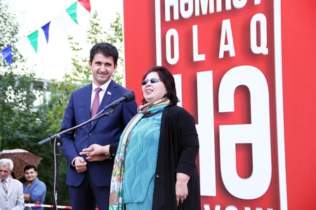 “Yeni Azərbaycan” referendum üzrə təşviqat qrupu Gəncədə seçicilərlə görüş keçirib