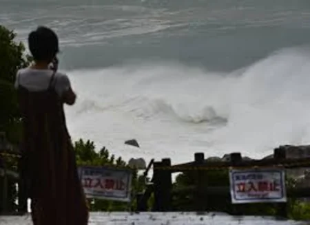 Japan: typhoon Nangka kills four, grounds flights