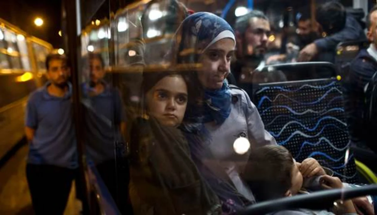 More than 1,000 migrants reach Austria border